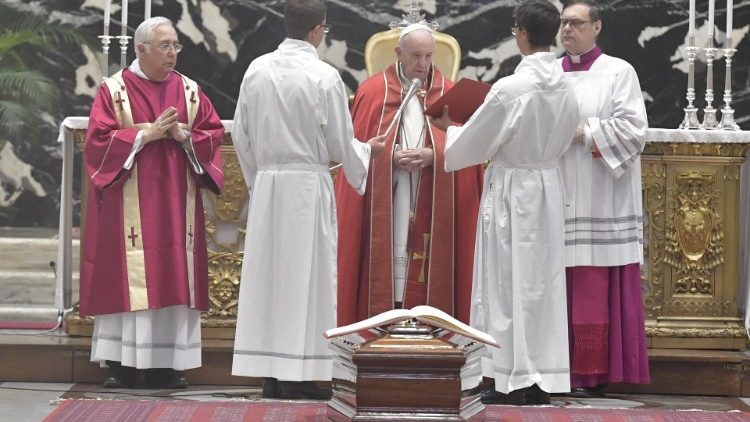 ĐHY Paolo Sardi, người phục vụ năm đời giáo hoàng, qua đời 