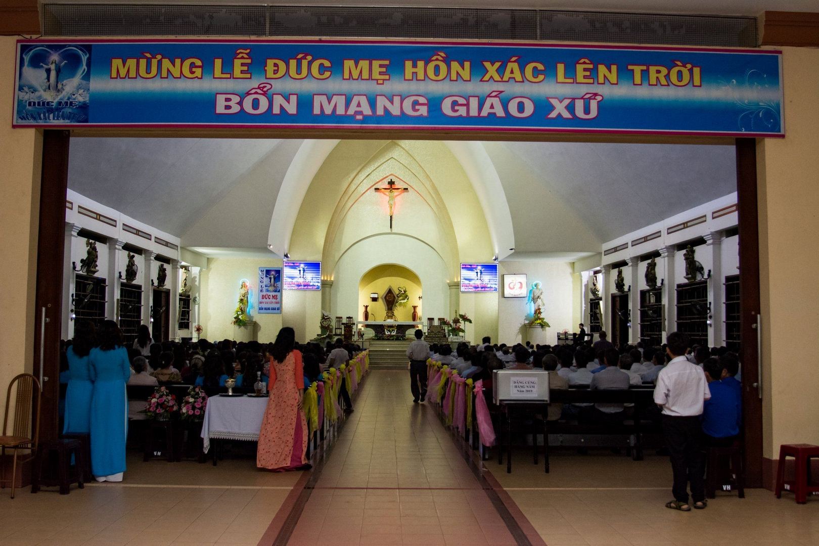 Tin ảnh: Gx. Vinh Hà: Mừng lễ Mẹ Lên Trời – Bổn mạng giáo xứ
