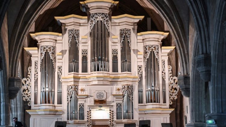 Các vụ tấn công vào các cơ sở tôn giáo tại Bắc Ailen gia tăng 