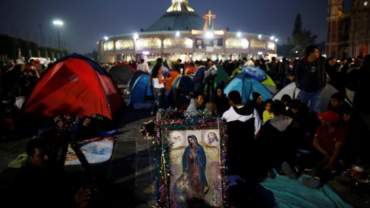 Trao đổi vũ khí lấy tiền tại nhà thờ Guadalupe ở Mexicô 