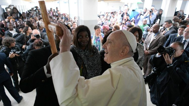 Bền lề chuyến viếng thăm Phi châu của ĐTC 