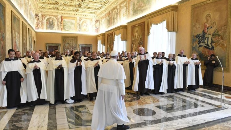 ĐTC tiếp Dòng Cát Minh 