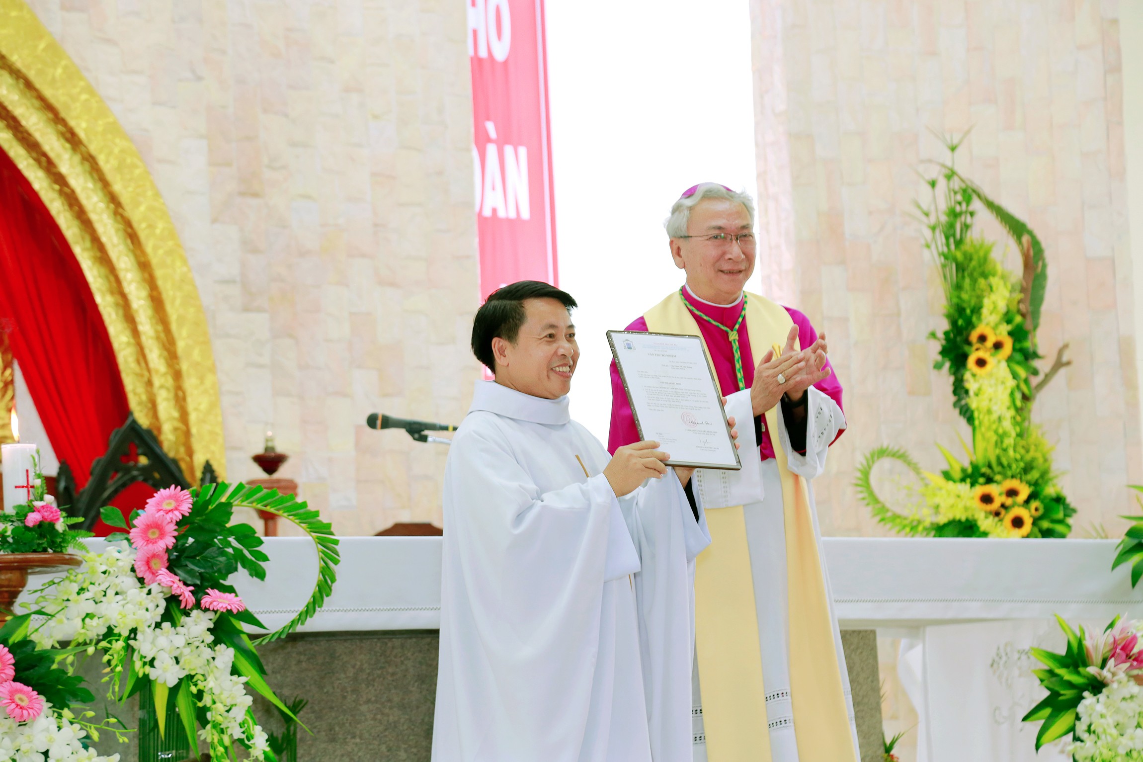 Gx. Lam Sơn: Đón chào Cha Tân Chánh xứ Giuse Vũ Văn Hoàng