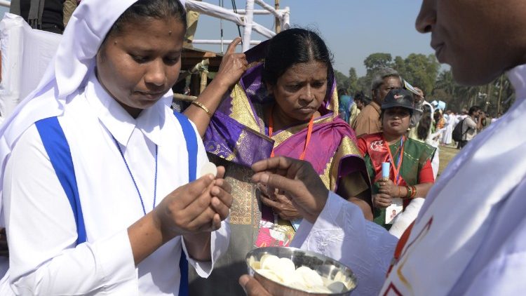 Một nửa làng ở Bangladesh lãnh nhận bí tích rửa tội 