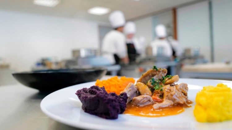 Cần cảnh giác với phong trào làm youtube về ẩm thực 