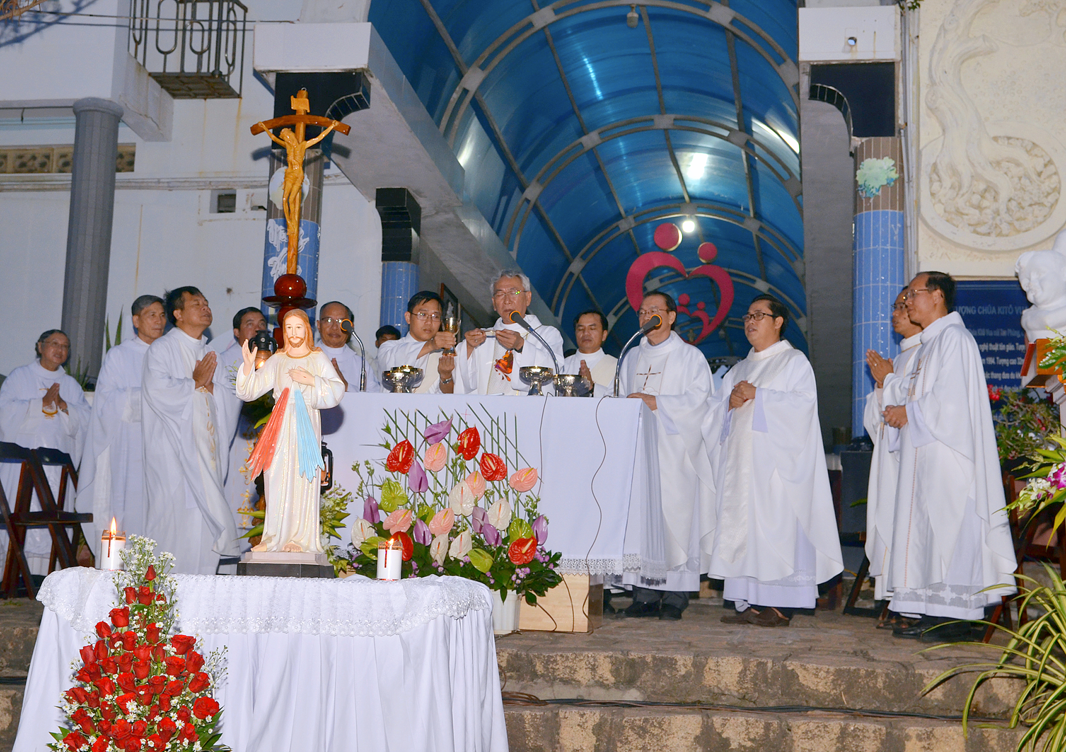 Tin Ảnh: Tượng đài Chúa Kitô Vua – Tao Phùng: Hành hương ngày thứ Sáu đầu tháng 11.2019
