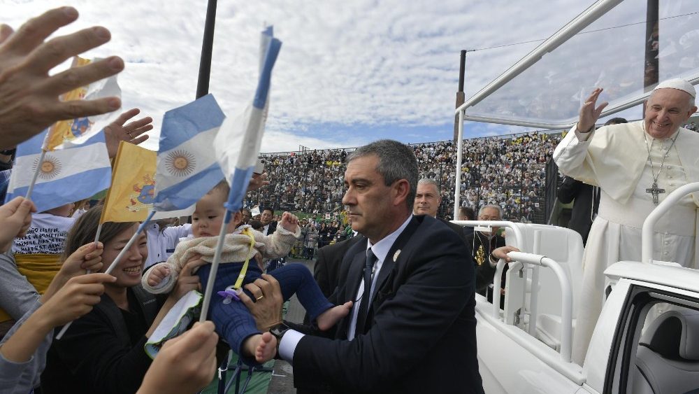 ĐTC Phanxicô dâng Thánh Lễ tại SVĐ Bóng Chày, Nhật Bản 