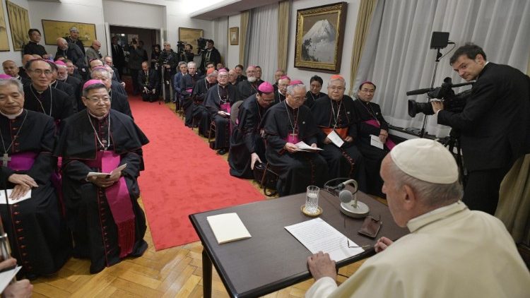 Đức Thánh Cha: “Đây là điều châu Á có thể trao tặng phương Tây” 