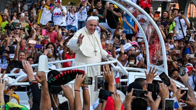 Xe mui trần Đức Giáo Hoàng sẽ sử dụng tại Thái Lan đã sẵn sàng 