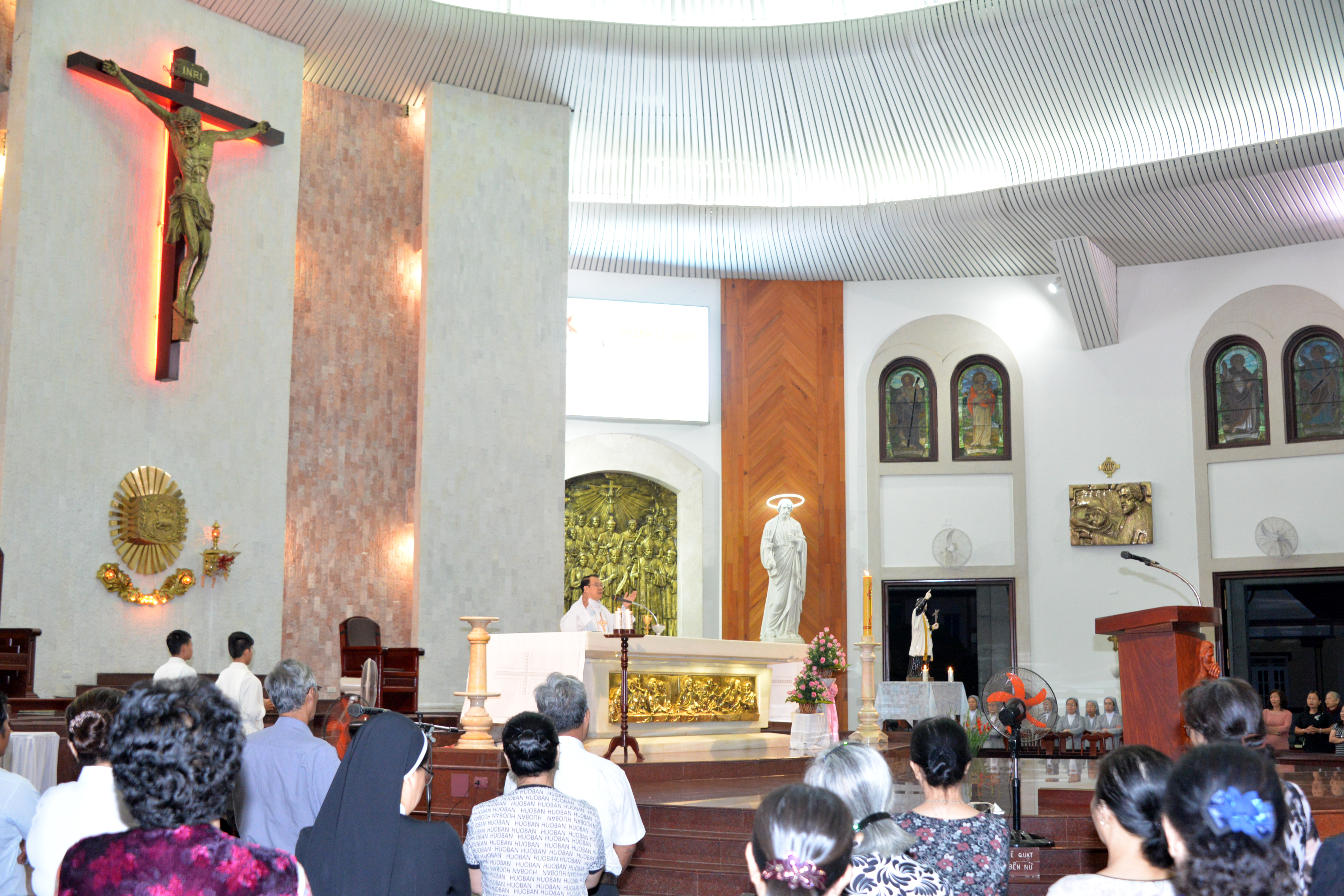 Gx. Chánh Tòa: Mừng lễ thánh Phanxicô Xaviê - Bổn mạng giáo họ Phanxicô