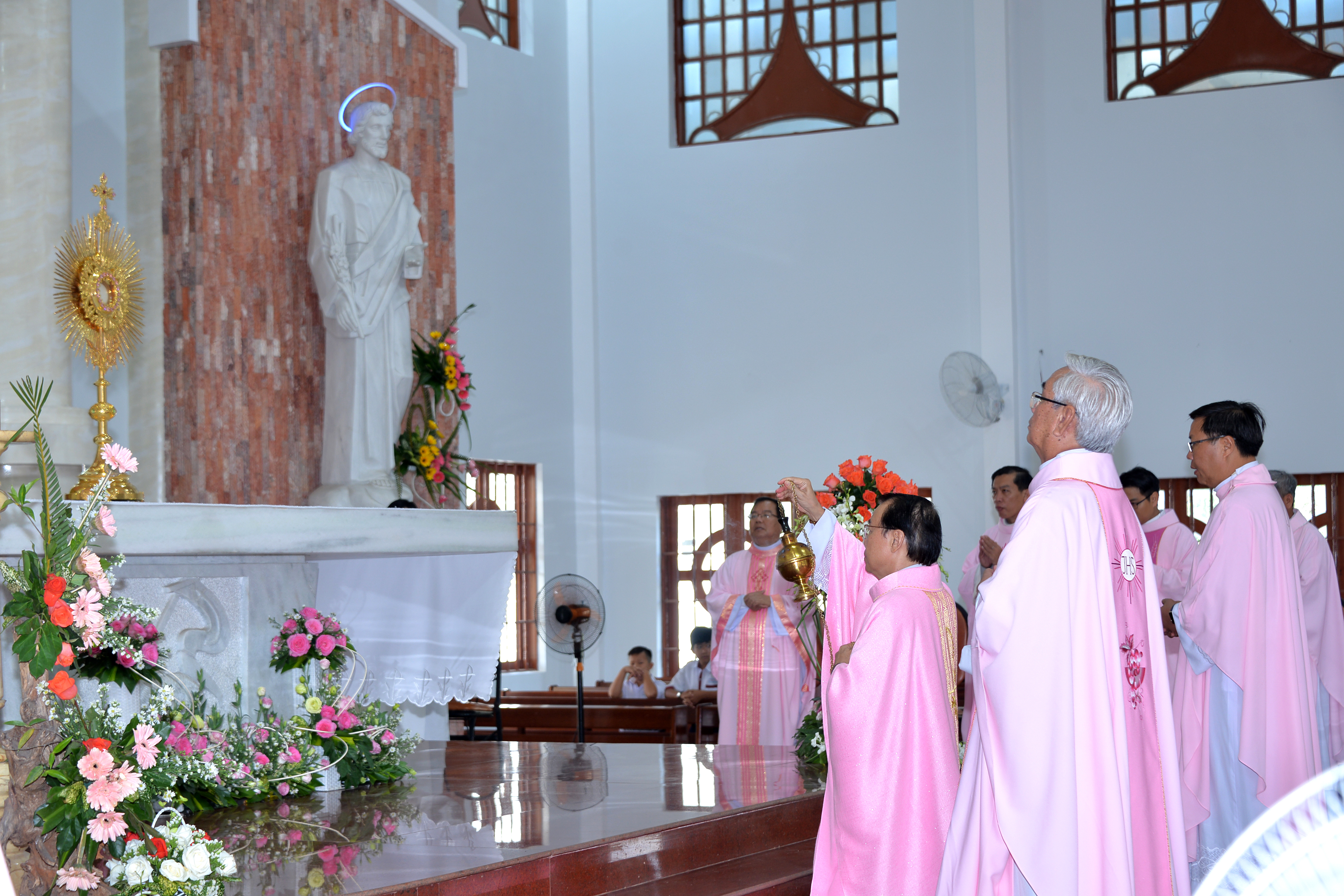Gx. Long Tâm: Thánh lễ khai mạc ngày Chầu thay giáo phận 2019