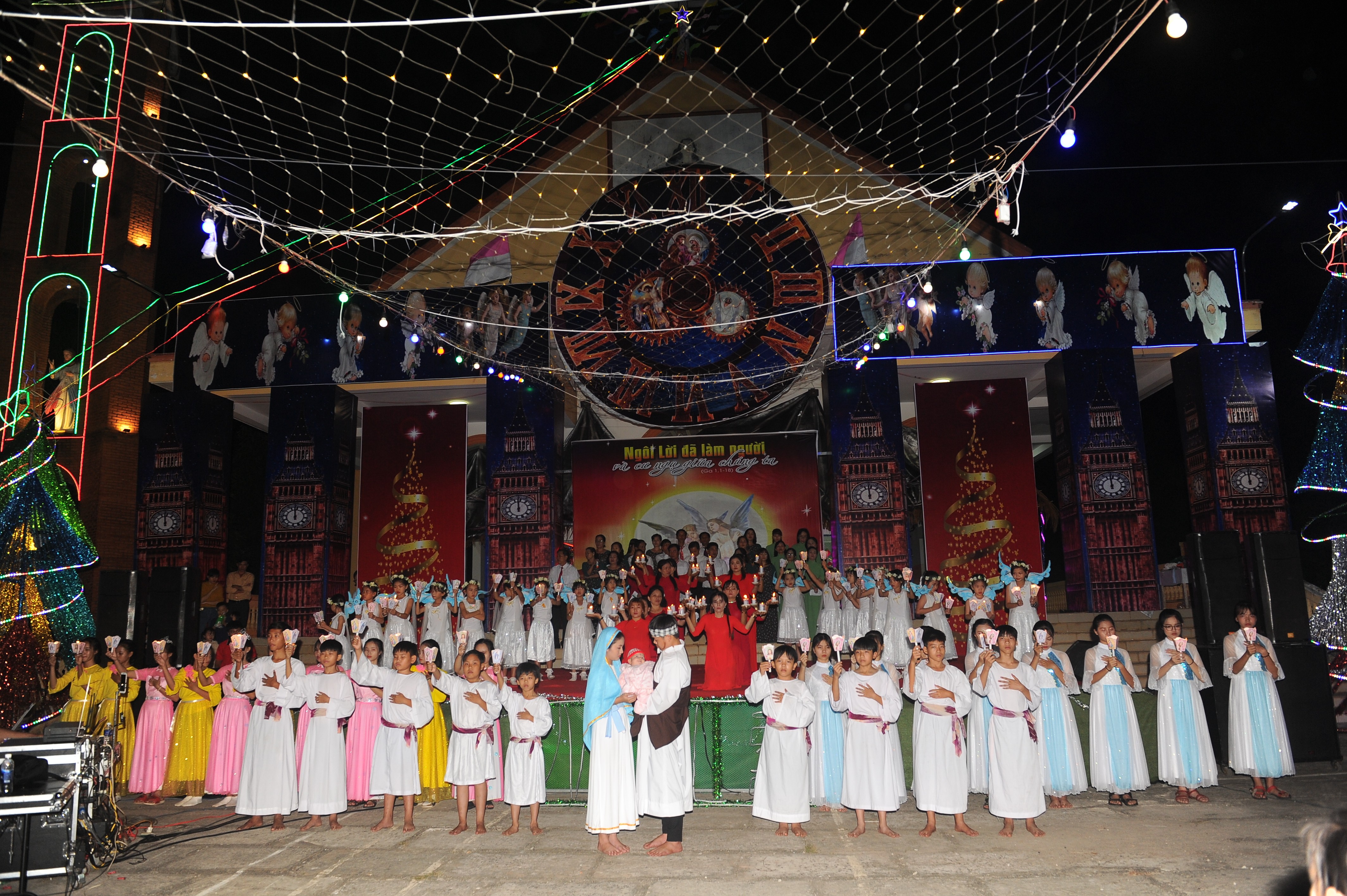 Tin Ảnh: Gx. Hòa Lâm: Mừng lễ Chúa Giáng sinh 2019