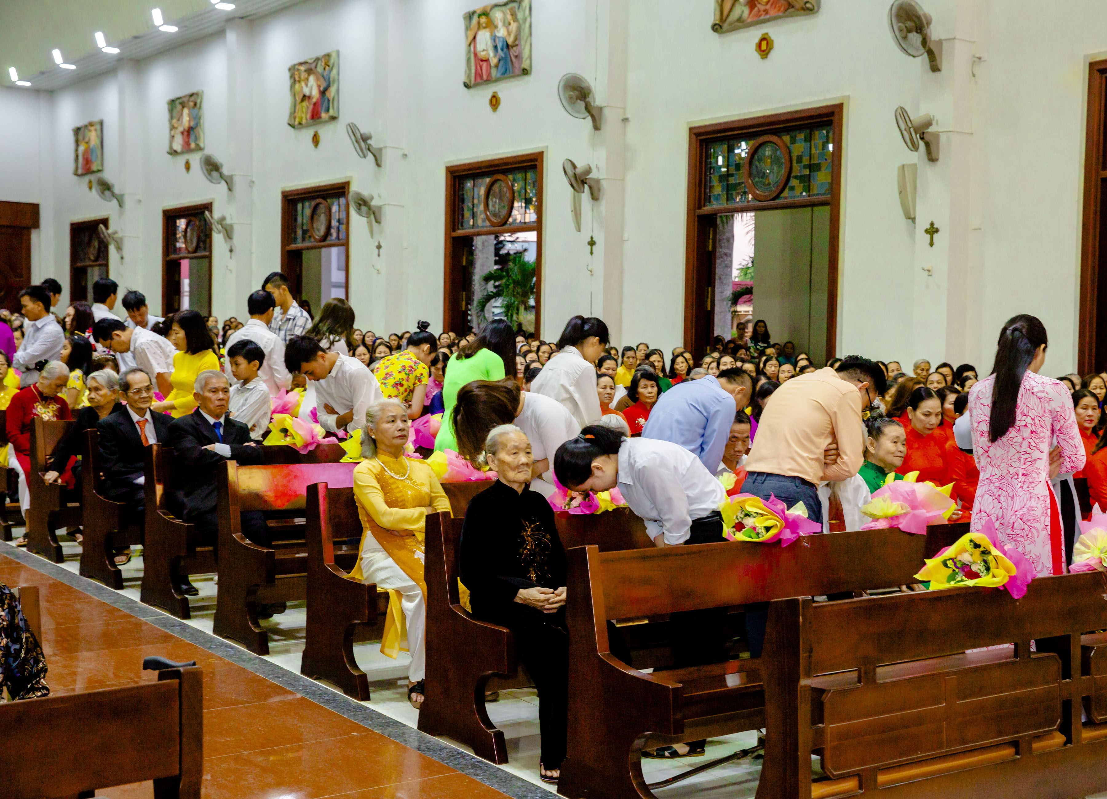 Tin Ảnh: Gx. Vinh Châu: Thánh lễ mồng Hai Tết Canh Tý 2020