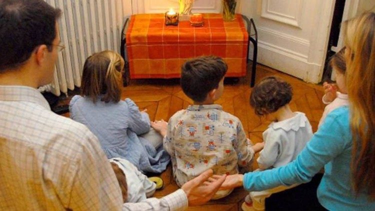 Đức Hồng y Farrell: Hãy là “Giáo hội tại gia” trong đại dịch