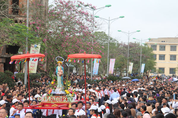 Người trẻ và lễ Truyền Tin