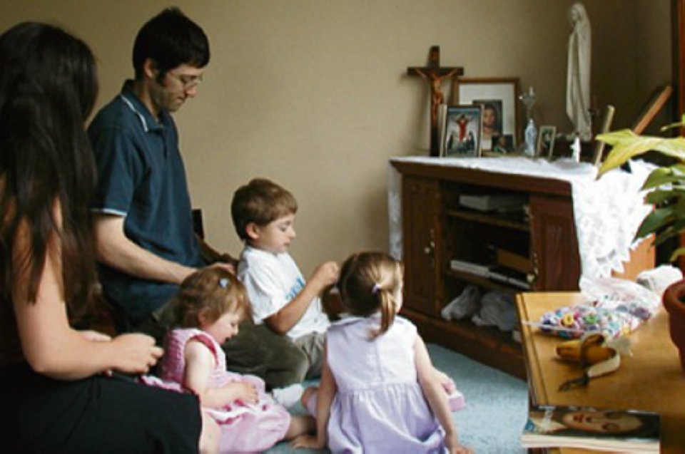 Covid-19: Tuyệt vời thay “Giờ kinh gia đình”!