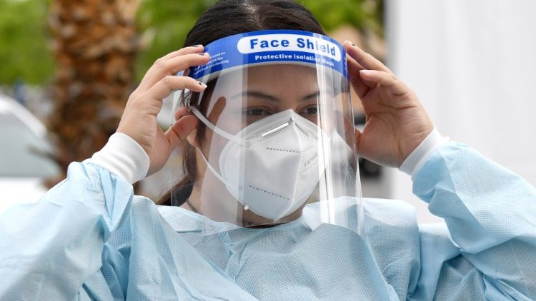 Trong ngày thứ Sáu Tuần Thánh, Đức Thánh Cha nhớ đến những người hy sinh vì các bệnh nhân