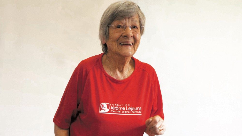 Mẫu gương sống đức tin kết hợp với khoa học