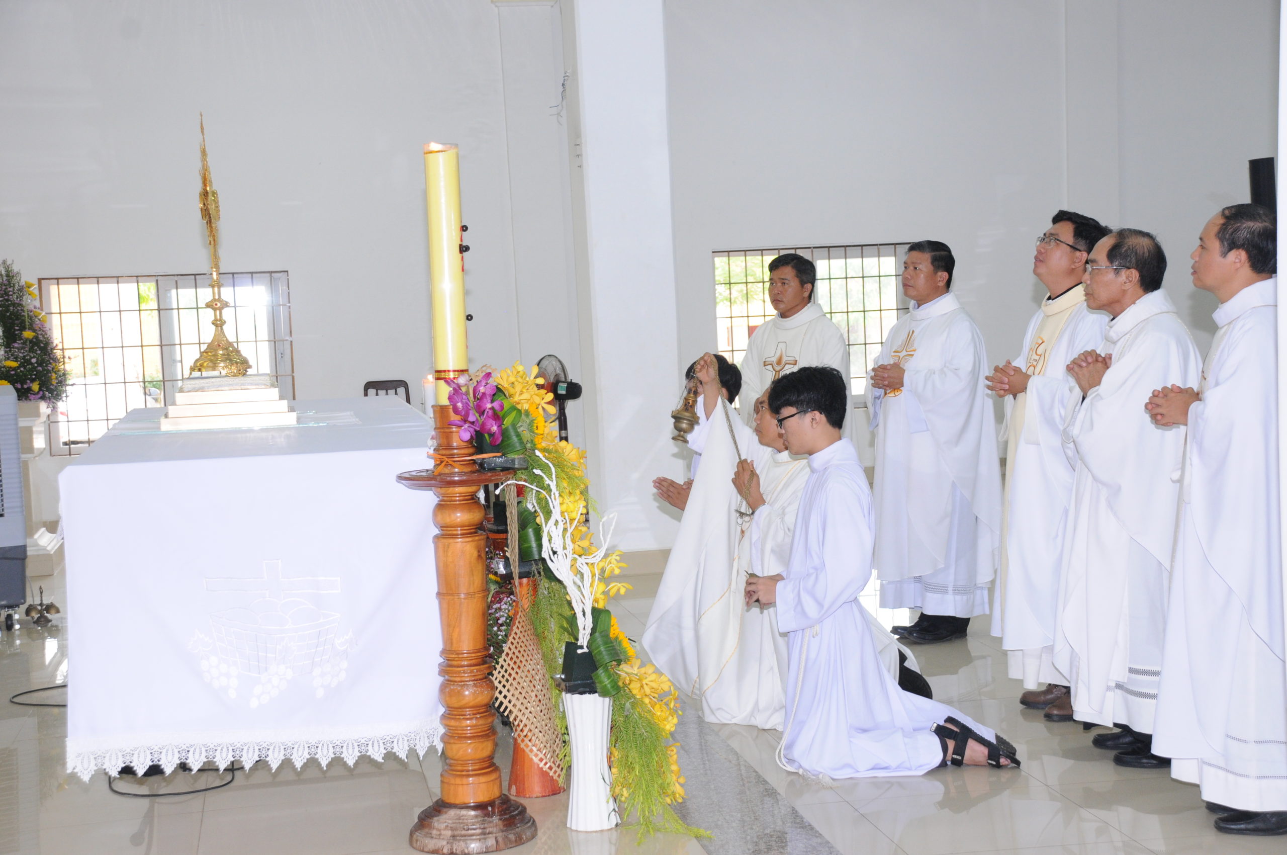 Gx. Đất Đỏ: Chầu Thánh Thể thay Giáo phận- Ngày 14.06.2020