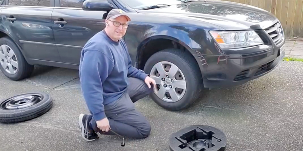 Gặp gỡ người cha đang dạy những kỹ năng cơ bản trên YouTube cho những trẻ em không có cha bên cạnh