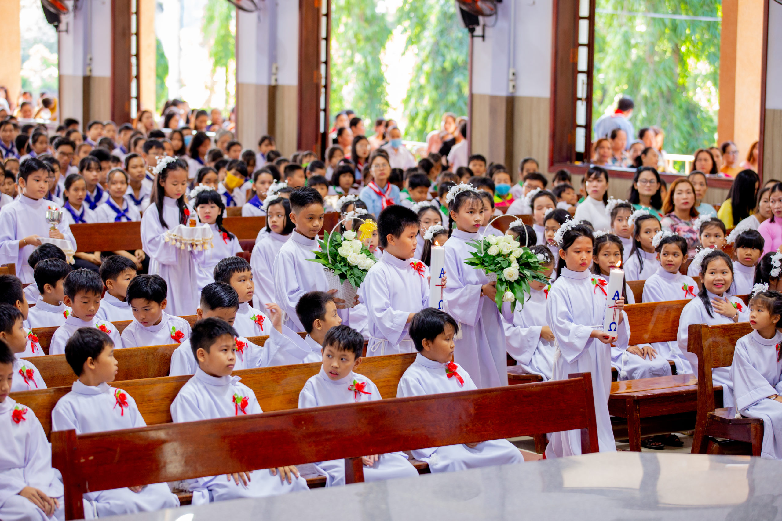 Tin Ảnh: Gx. Hữu Phước: Thánh lễ ban Bí tích Thánh Thể lần đầu – Ngày 20.9.2020