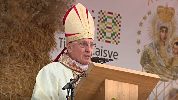 Vatican phản đối việc Belarus vô hiệu hộ chiếu của Đức cha Kondrusiewicz