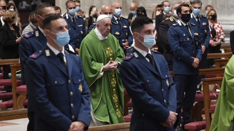 ĐTC cử hành lễ bổn mạng đội Hiến Binh Vatican