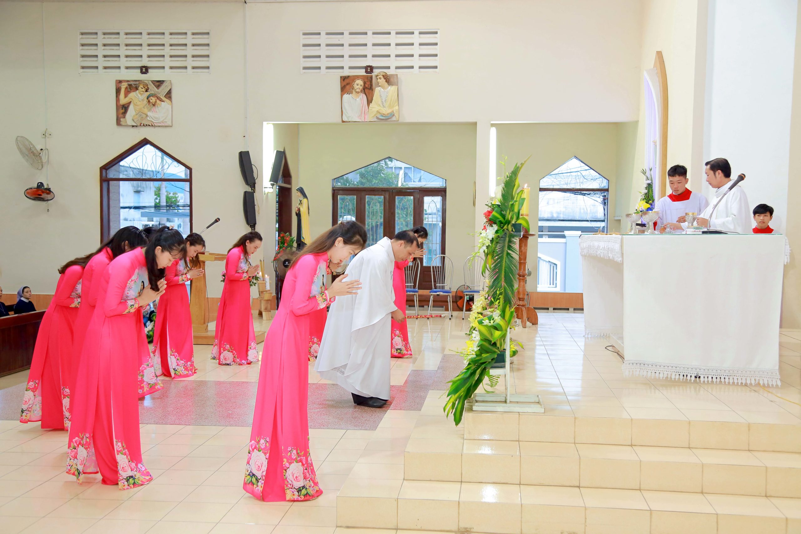 Tin Ảnh: Gx. Phước Bình: Mừng lễ kính Thánh Têrêsa Hài Đồng Giêsu