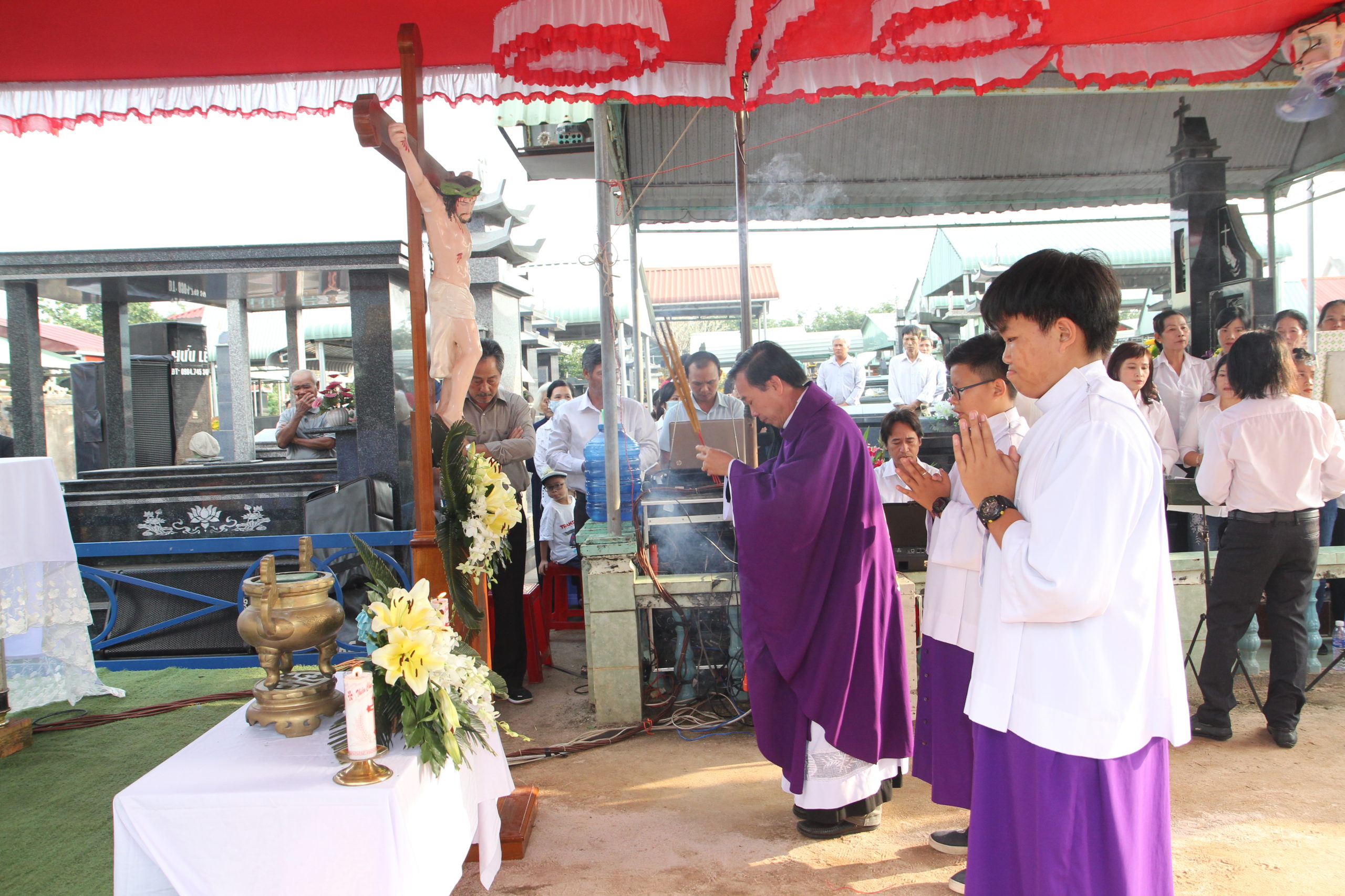 Tin Ảnh: Gx. Thiện Phước: Thánh lễ cầu cho Các Đẳng Linh Hồn