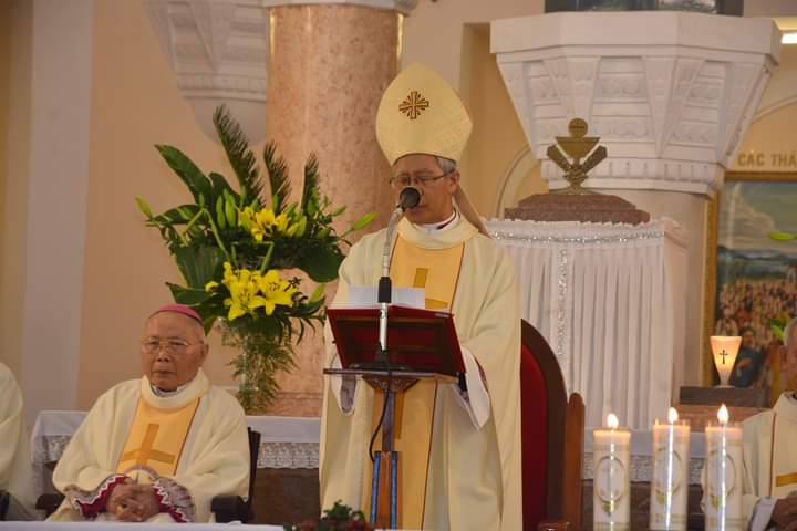 Đức cha Matthêô Nguyễn Văn Khôi: “Linh mục không được tục hóa bài giảng”