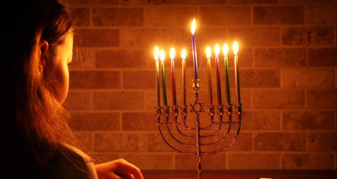 Lễ Hanukkah của người Do thái nói gì với chúng ta?