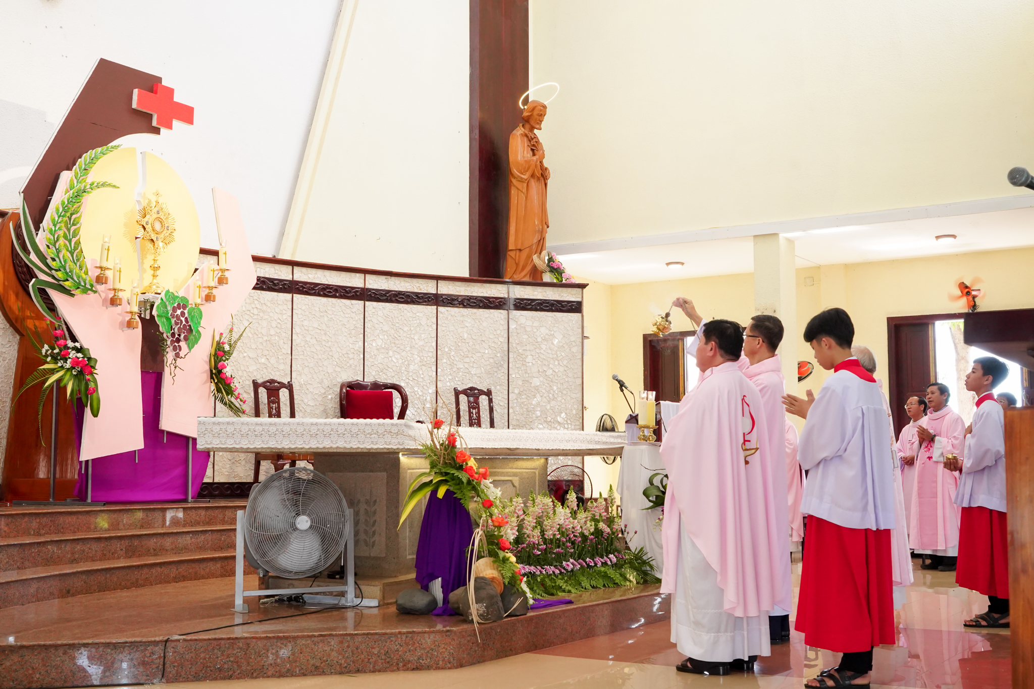 Gx. Hòa An: Chầu Thánh thể thay Giáo phận- Ngày 14.03.2021
