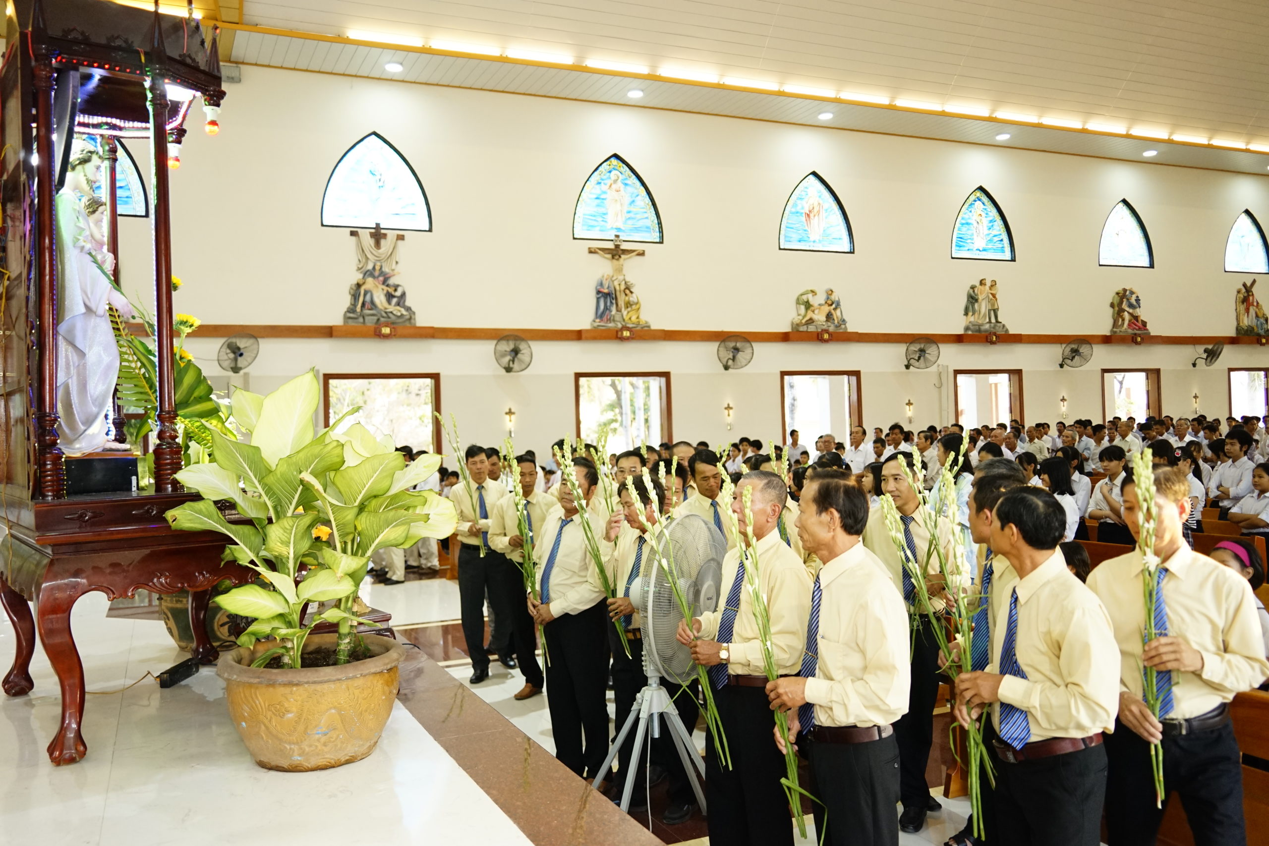 Tin Ảnh: Gx. Láng Cát: Mừng lễ kính Thánh Giuse- Bổn mạng Giới Gia trưởng