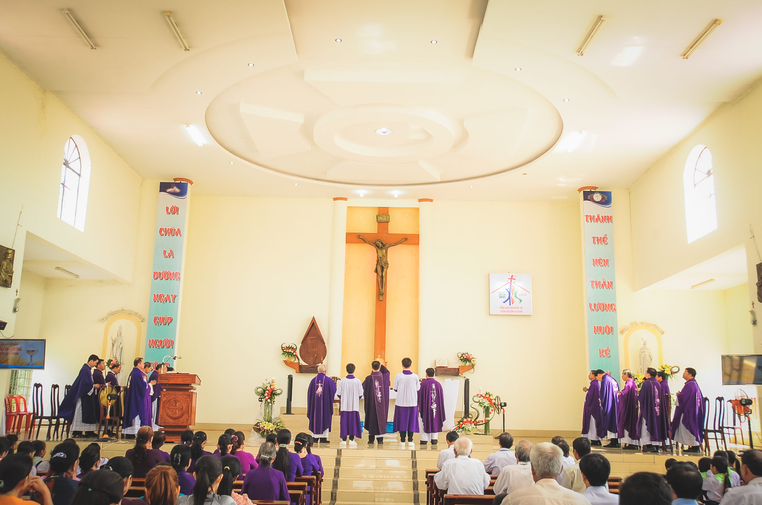 Tin Ảnh: Gx. Hòa Lâm:  Thánh lễ khai mạc ngày Chầu Thánh Thể thay Giáo phận- Ngày 21.03.2021