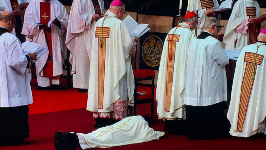Đức Hồng y Parolin truyền chức giám mục cho tân Sứ thần Tòa Thánh tại Benin và Togo