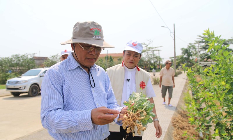 VIDEO: Caritas Việt Nam: Phóng sự hỗ trợ giống cây trồng, vật nuôi sau bão lũ 2020 tại Tgp. Huế