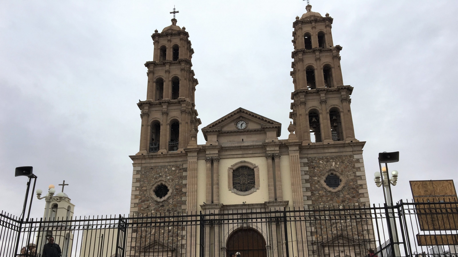 Ít nhất 12 cha ở Mexico đã qua đời vì Covid-19