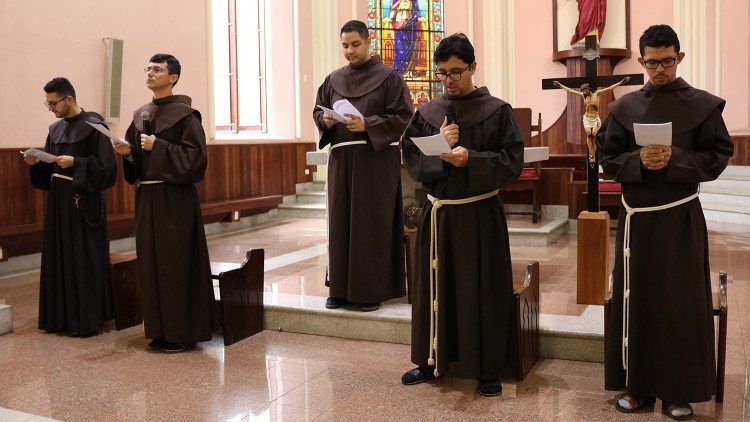 Các tu sĩ Phanxicô họp Tổng Tu nghị tại Roma