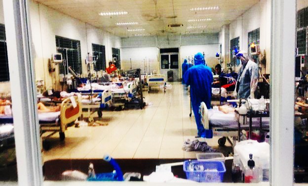 Như Mẹ Maria, con vội vã lên đường: Các tu sĩ trong bệnh viện dã chiến chống dịch