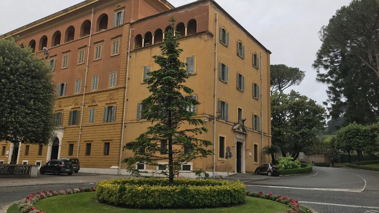 Tòa án Vatican xét xử vụ bê bối tài chính nghiêm trọng