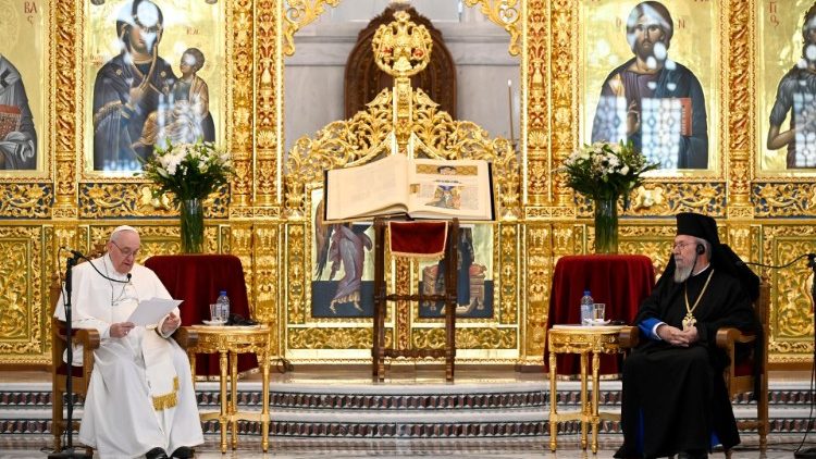 ĐTC Phanxicô gặp gỡ Đức Thượng phụ Chrysostomos II và Thánh Hội đồng