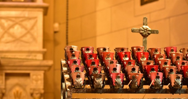 Để chúng ta thoát khỏi sự nô lệ của quá khứ