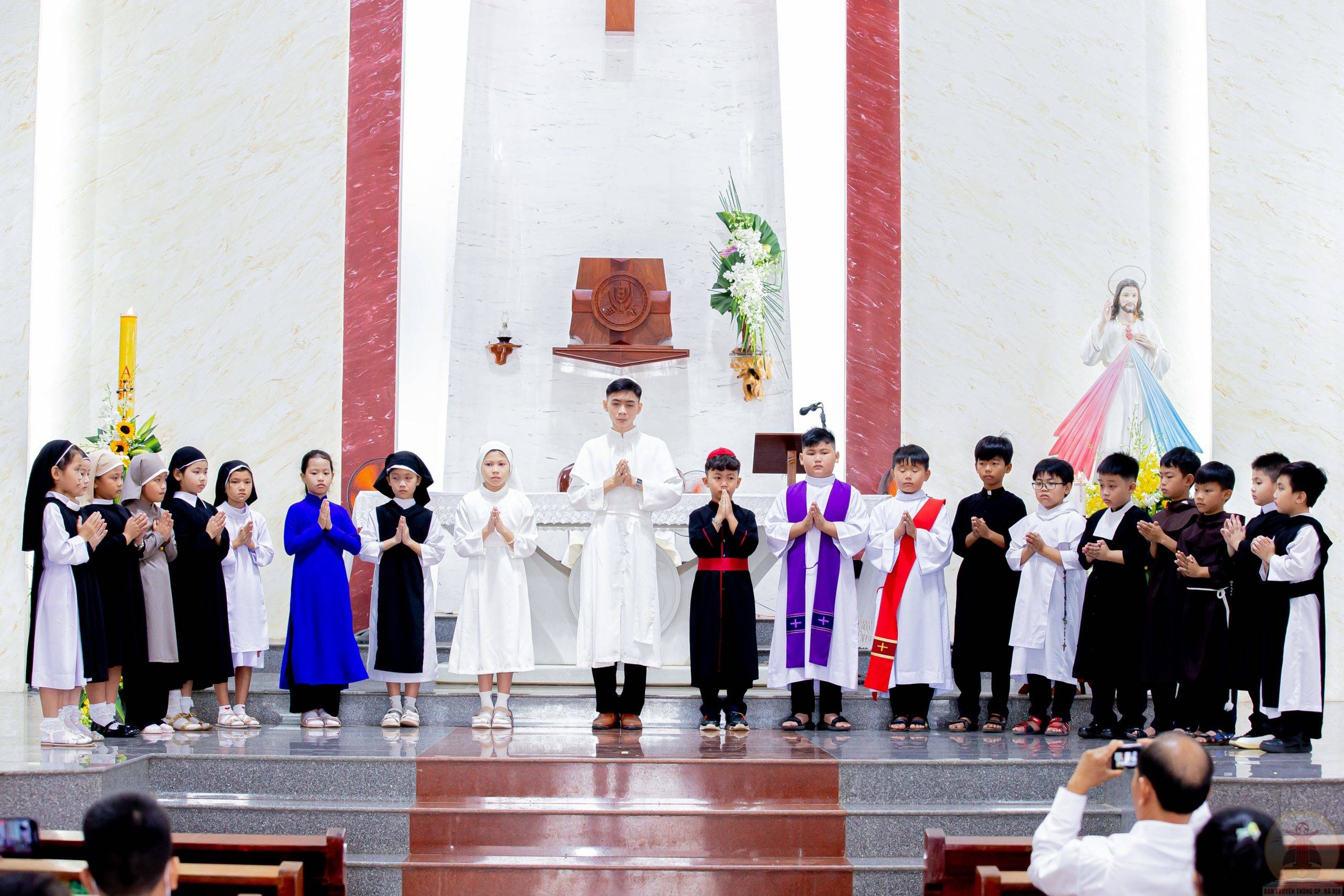 Tin Ảnh: Gx. Hữu Phước: Thánh lễ cầu cho ơn thiên triệu linh mục và tu sĩ