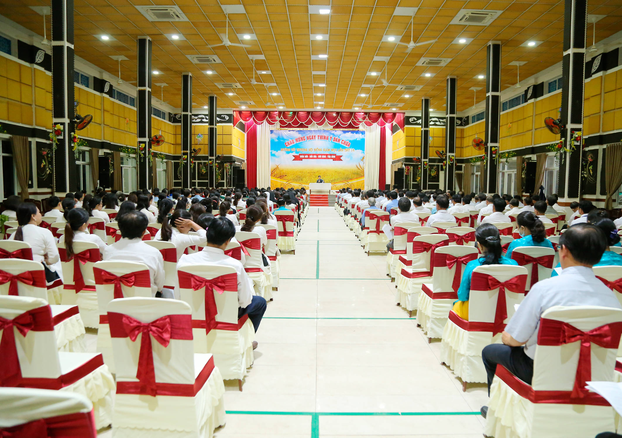 Tin ảnh: Gx. Xuân Sơn: Buổi hội thảo và thỉnh ý dân Chúa- Ngày 27.5.2022