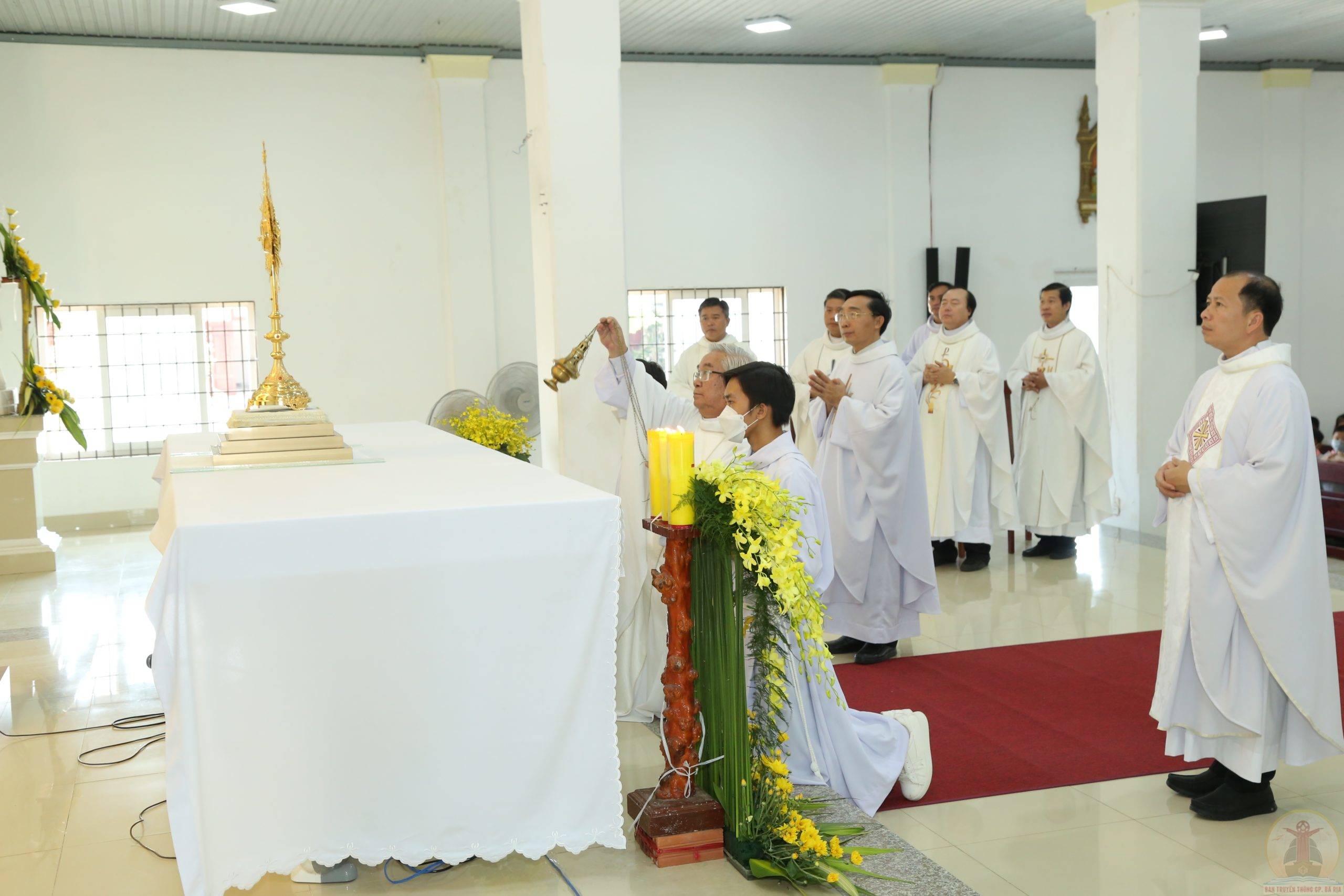 Tin ảnh: Gx. Đất Đỏ: Chầu Thánh Thể thay Giáo phận- Ngày 12.6.2022
