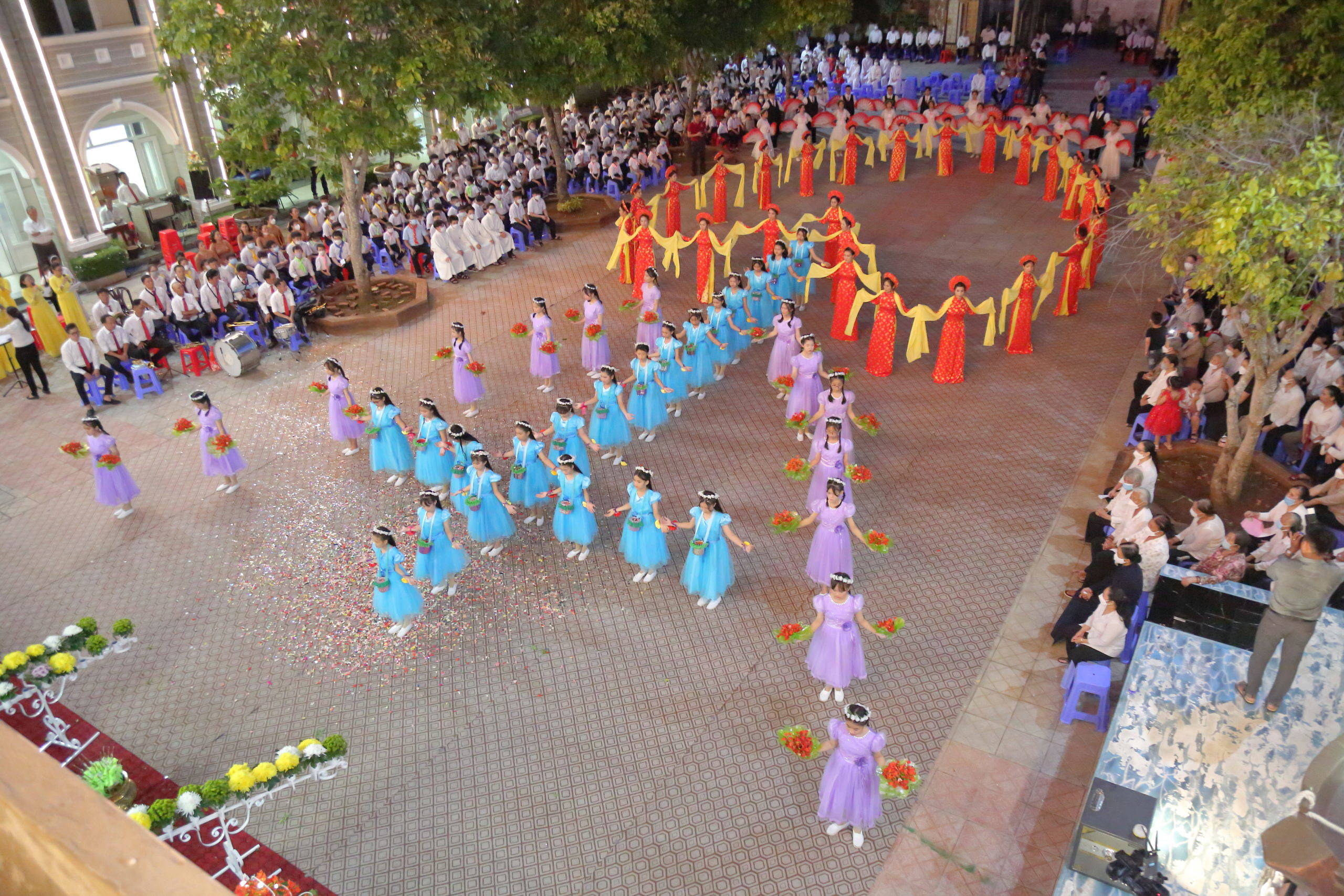 Gx. Phước Tỉnh: Cử hành giờ bế mạc Tháng Hoa – 31.5.2022