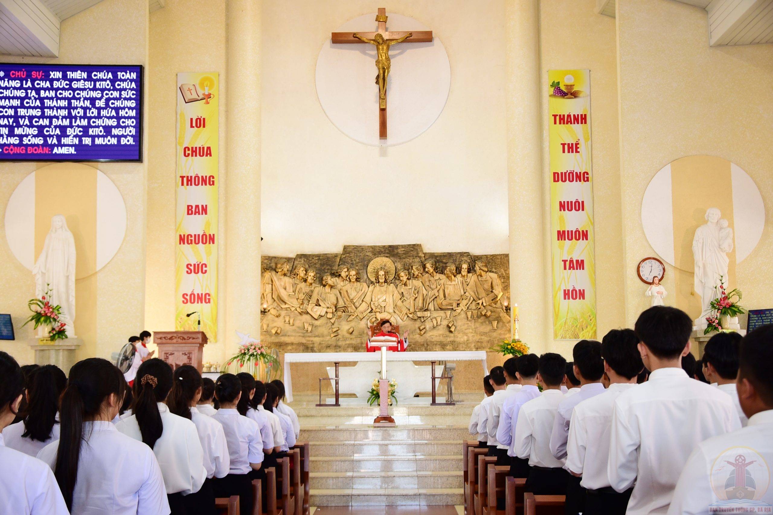 Tin ảnh: Gx. Hải Lâm: 113 em thiếu nhi tuyên hứa Bao Đồng- Ngày 05.6.2022