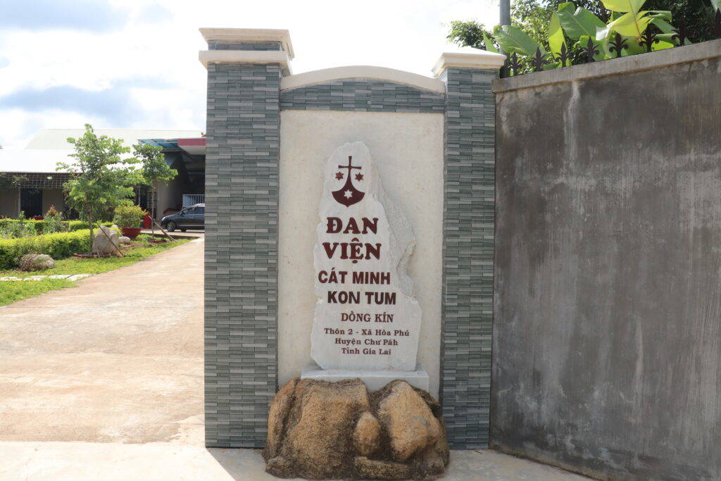 Nữ Đan Viện Cát Minh Thánh Giuse Kon Tum Chính Thức Thành Lập Theo Giáo Luật