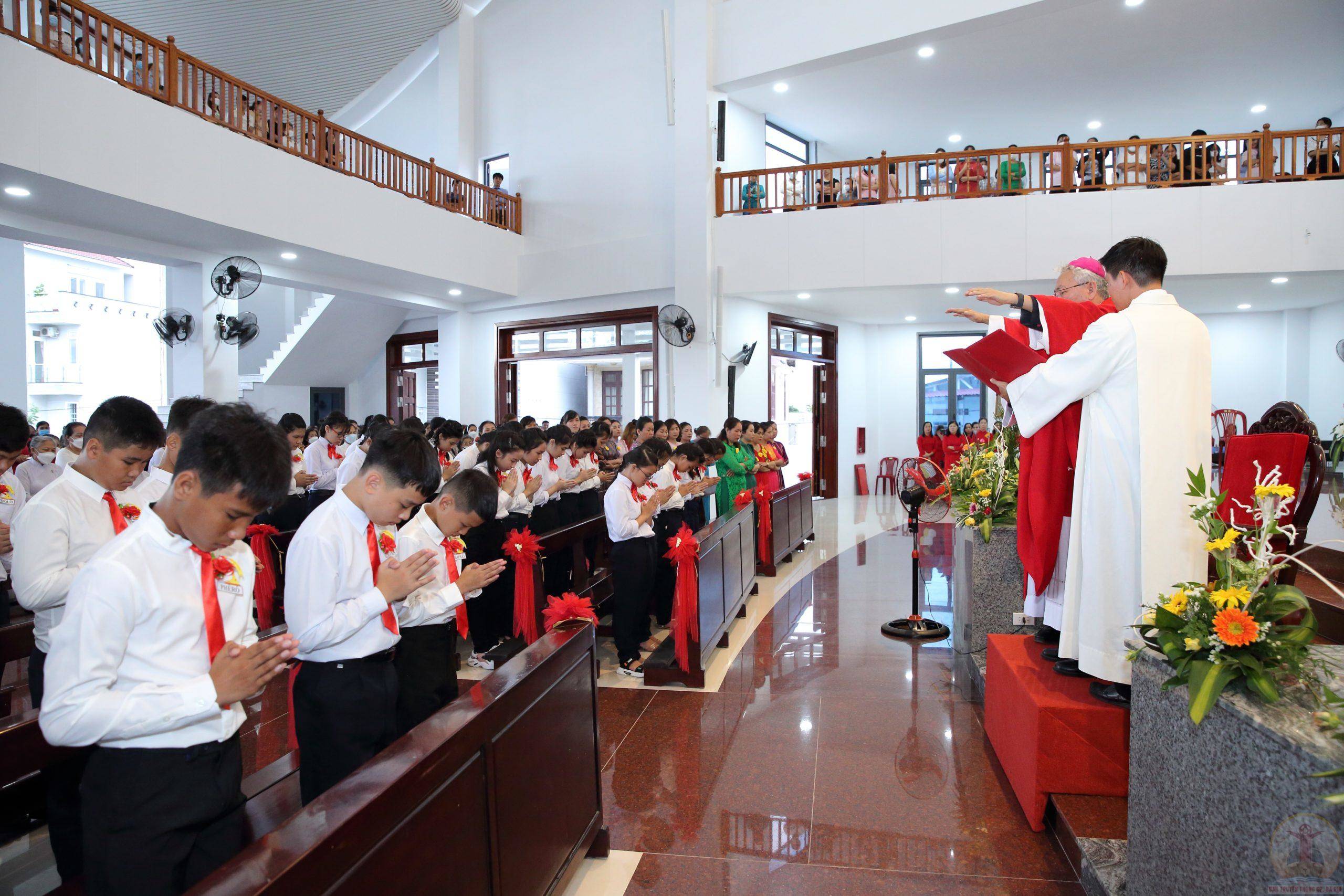 Gx. Nam Bình: Thánh lễ ban Bí tích Thêm sức- Ngày 17.7.2022