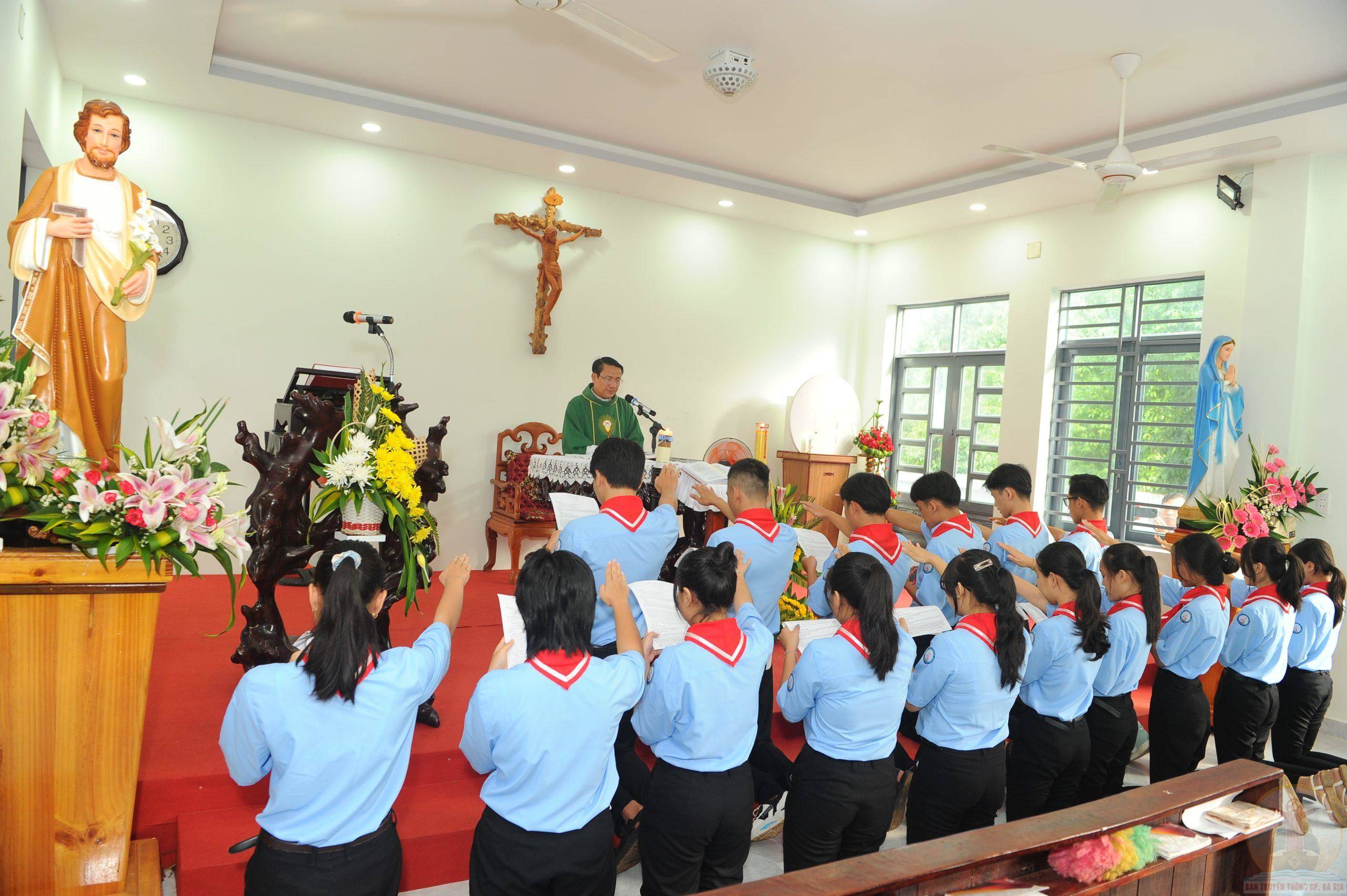 Gx. Hòa Hưng: Thánh lễ phong nhậm Giáo lý viên cấp I- Ngày 03.7.2022